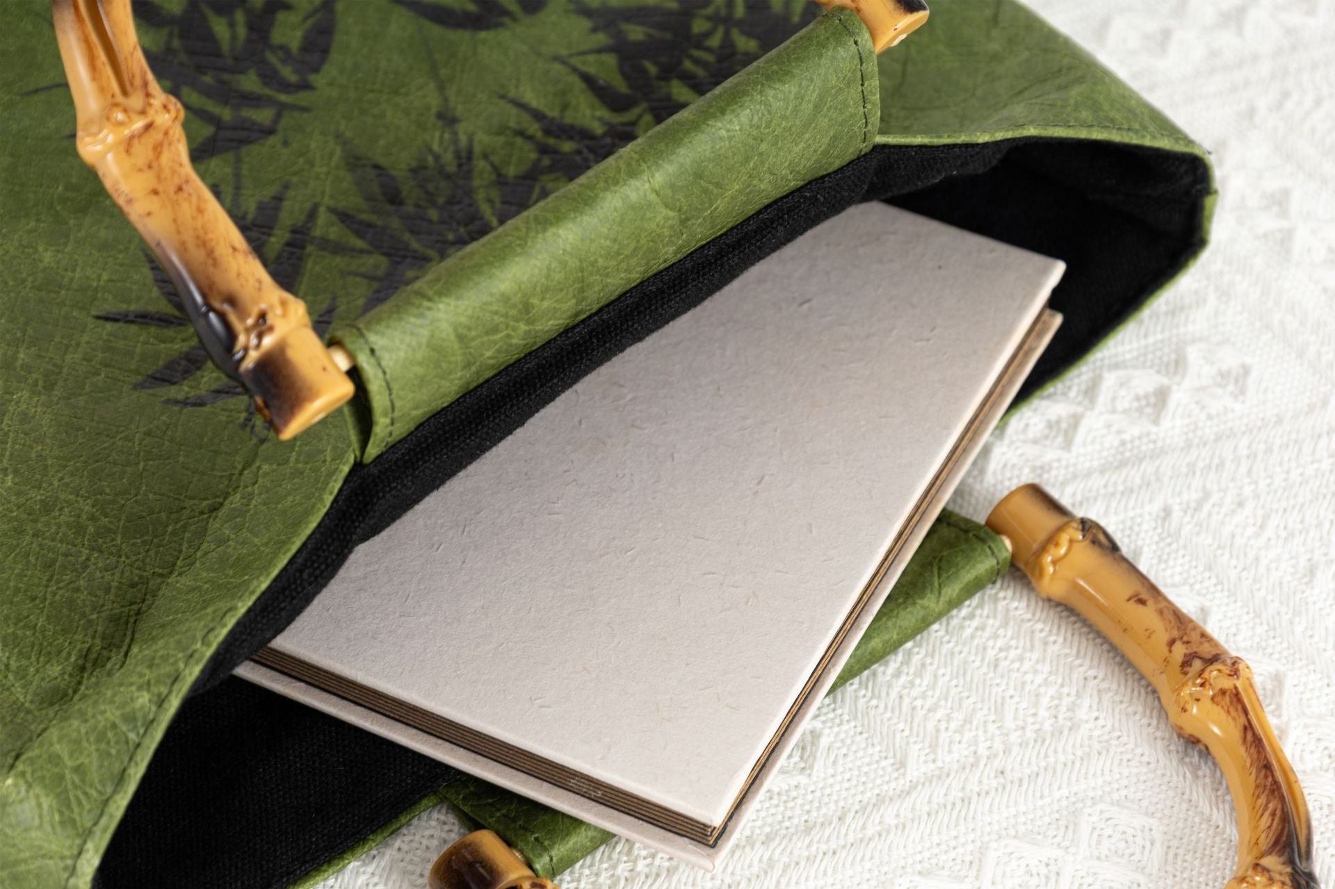 Elegant Bamboo-Handle Tote Bag: A Versatile and Stylish Accessory for Everyday Use Chef's Market