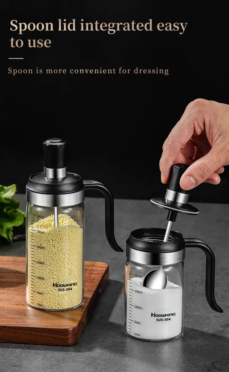 1pc Spice seasoning  bottle  kitchen supplies glass transparent sugar bottle with spoon seasoning bottle Salt and Pepper bottle colegio culinario de morelia