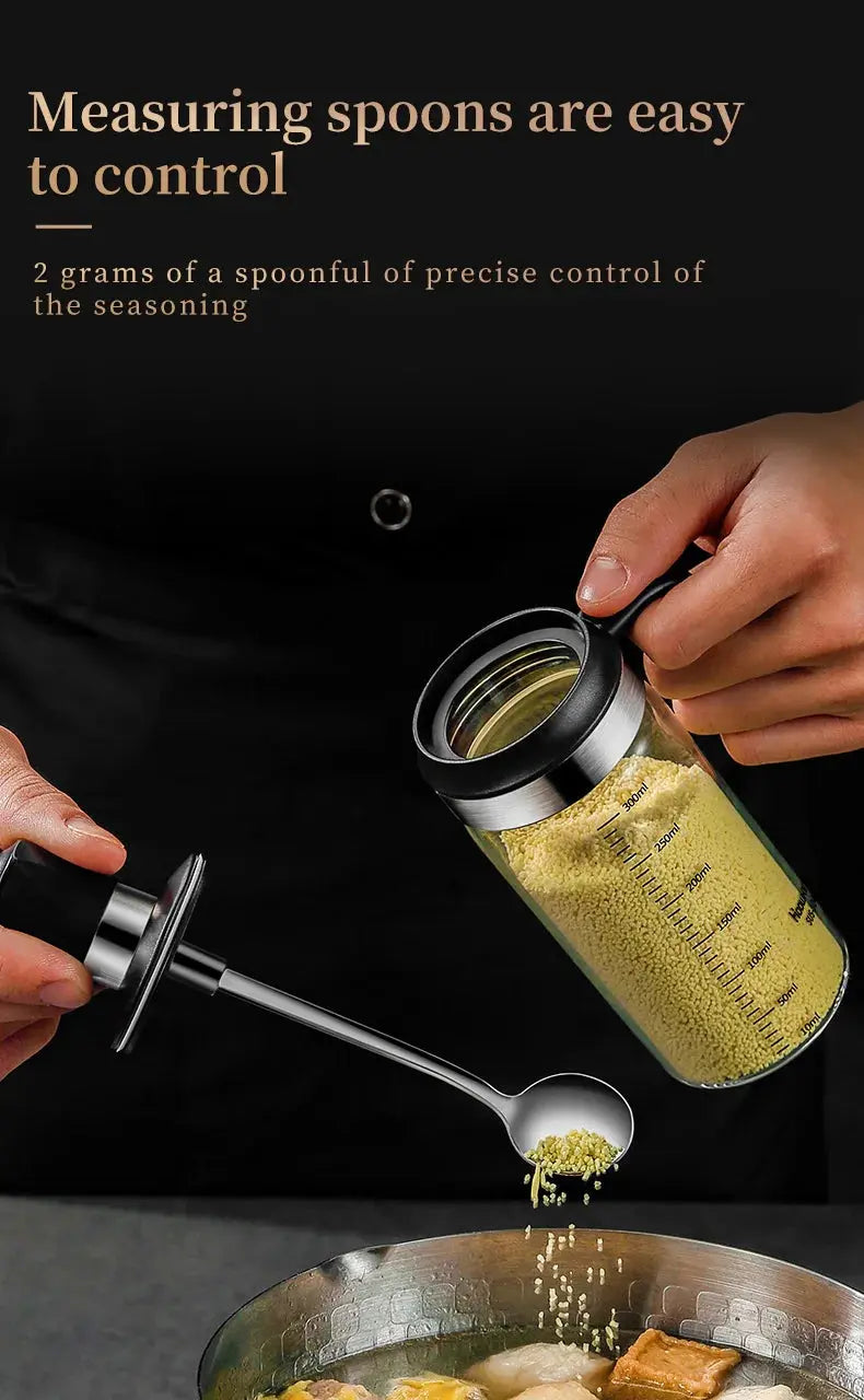 1pc Spice seasoning  bottle  kitchen supplies glass transparent sugar bottle with spoon seasoning bottle Salt and Pepper bottle colegio culinario de morelia