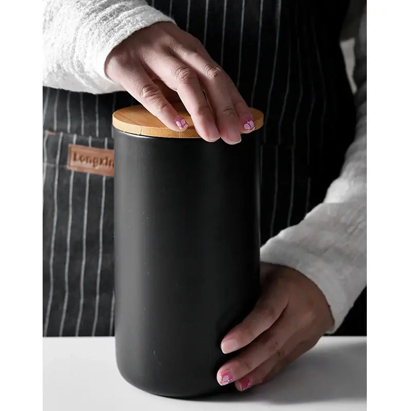 European Ceramic Storage Jar Canister Minimalist Style Kitchen Sealed Grain Dispenser Home Coffee Tea Sugar Container Organizer colegio culinario de morelia