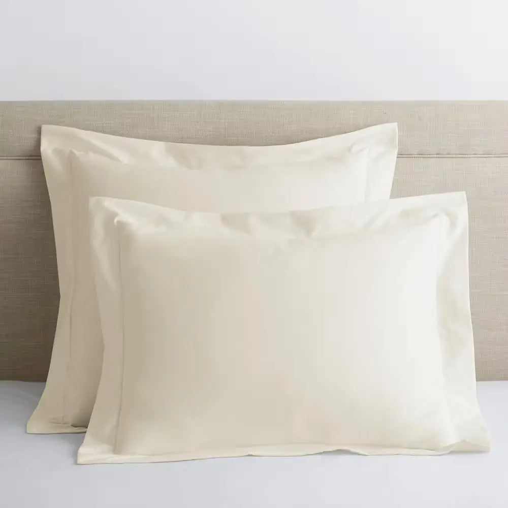 Legends Hotel Organic Ivory Solid 300-Thread Count Cotton Sateen Standard Sham